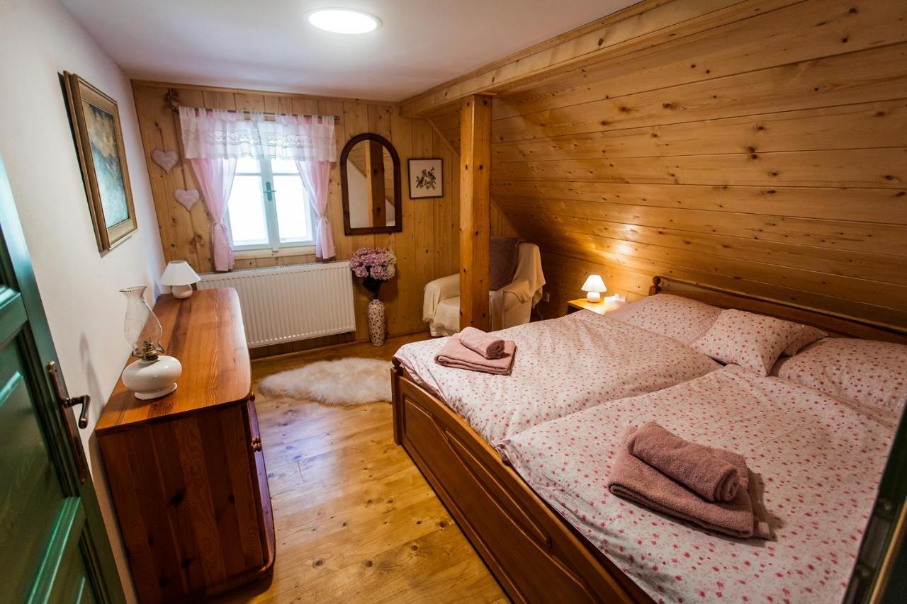 Chalupa Sarka Dolni Dvur Buitenkant foto